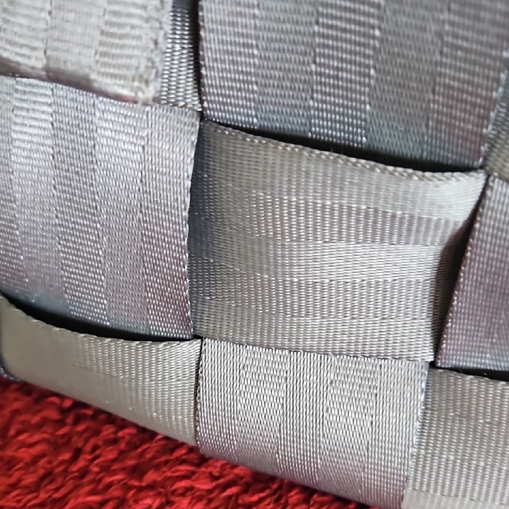 Elegant Silver Woven Clutch - Picture 5 of 5